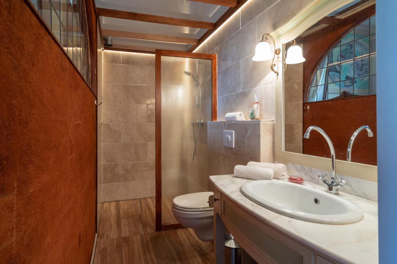 Appartement Met De Leeuwenkoppen