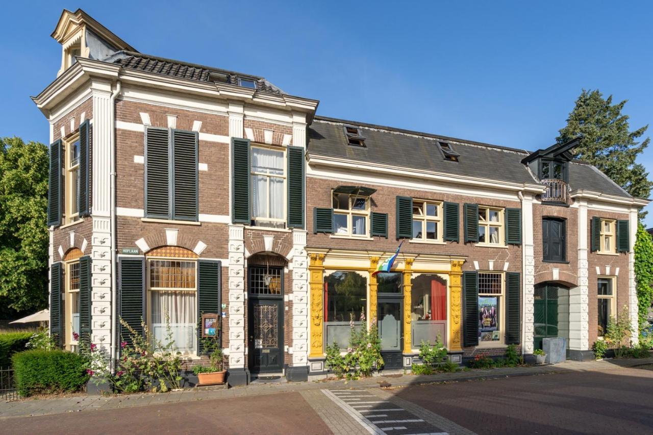 Met De Leeuwenkoppen Dieren